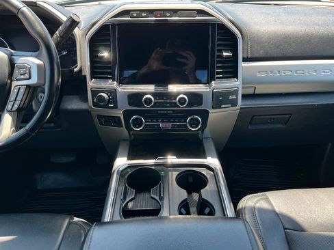 Used 2022 Ford F250 Lariat w/ Lariat Value Package AWD/4WD image 13