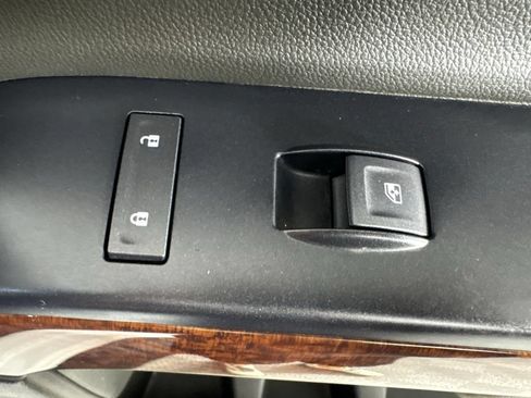 Used 2018 GMC Sierra 1500 SLT AWD/4WD image 42