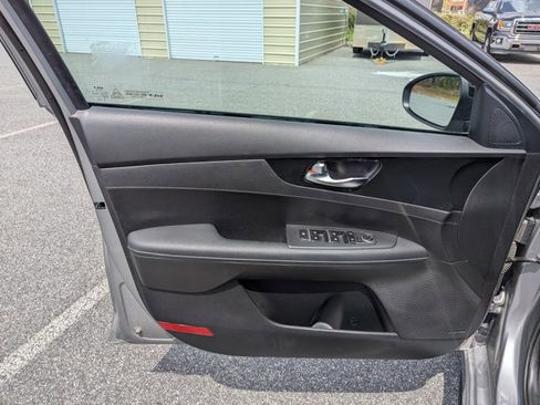 Used 2023 Kia Forte GT-Line w/ GT-Line Premium Package image 23