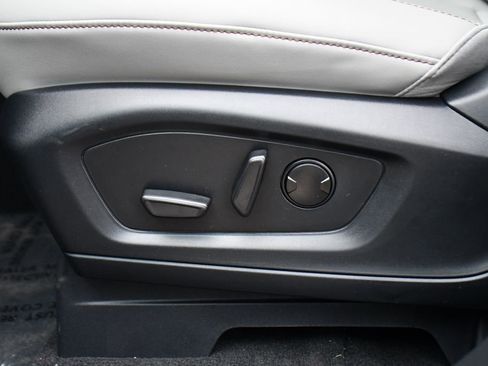 Used 2026 Ford Explorer Active w/ Active Comfort Package image 14