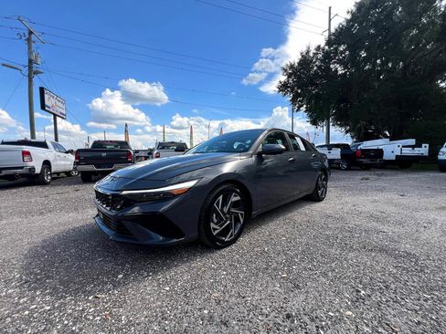 Used 2024 Hyundai Elantra Limited image 40