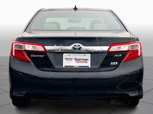 Used 2014 Toyota Camry XLE image 4