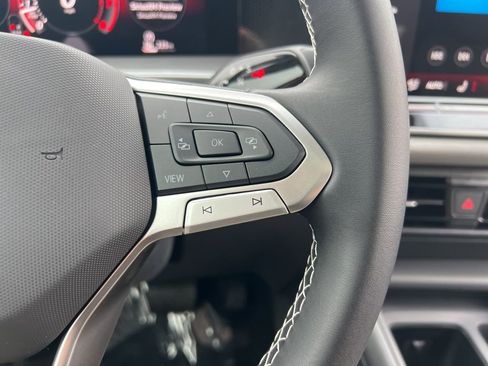 New 2026 Volkswagen Tiguan SE image 17