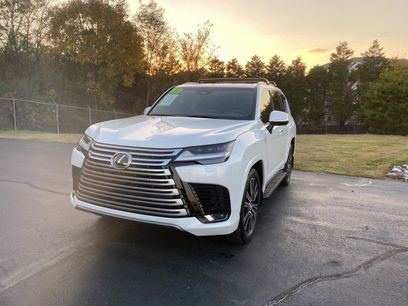 Used 2025 Lexus LX 600 4WD w/ Luxury Package