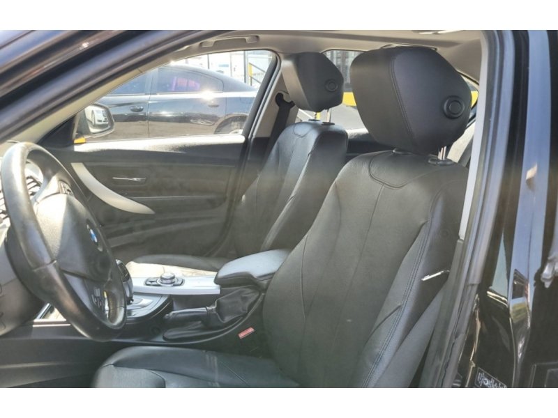 Used 2012 BMW 328i Sedan RWD image 11