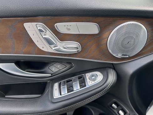 Used 2019 Mercedes-Benz GLC 350e 4MATIC image 10