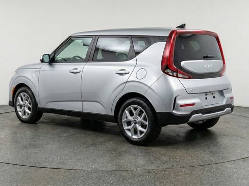 Used 2025 Kia Soul LX w/ LX Technology Package FWD image 6