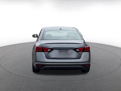 Used 2025 Nissan Altima 2.5 SV image 12