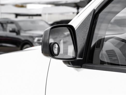 Used 2019 Nissan Frontier S image 38