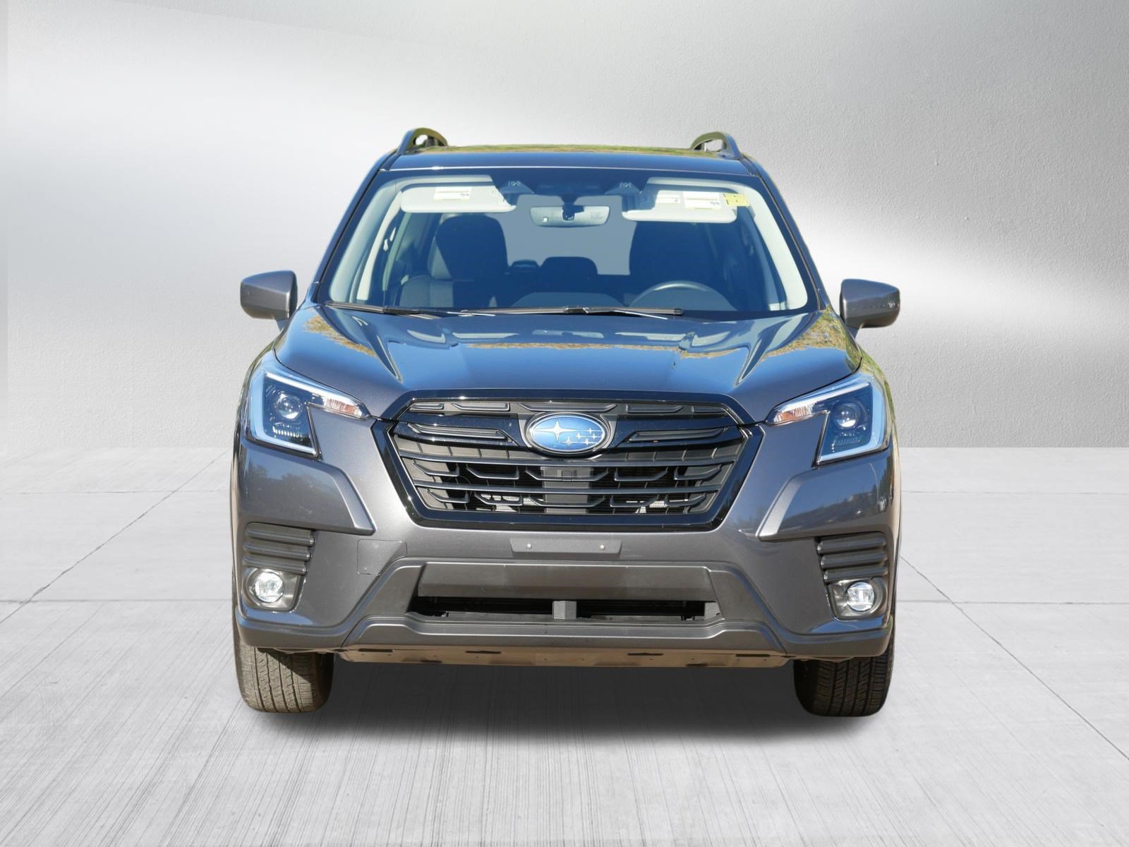 Used 2024 Subaru Forester Premium AWD/4WD image 2