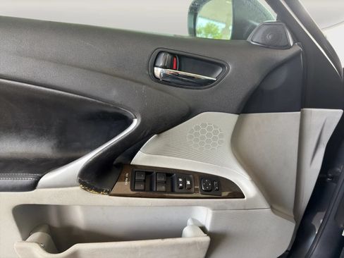 Used 2011 Lexus IS 250 w/ Premium Pkg Value Edition RWD image 12