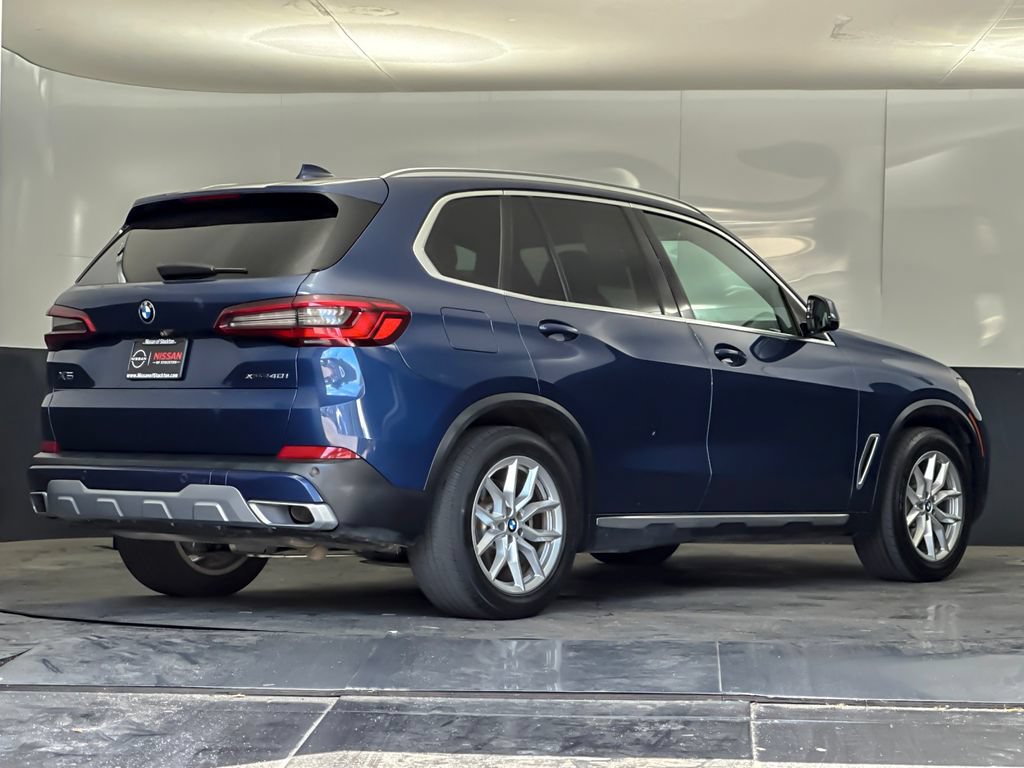Used 2019 BMW X5 xDrive40i w/ Convenience Package AWD/4WD image 3