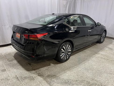 Used 2024 Nissan Altima 2.5 SV FWD image 4