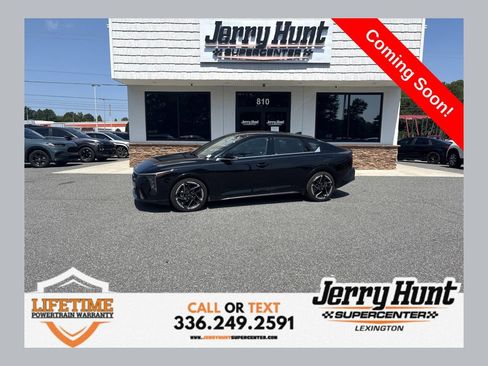 Used 2025 Kia K4 GT-Line w/ GT-Line Premium Package FWD image 1