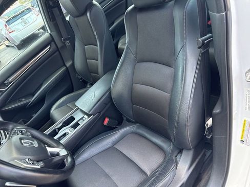 Used 2018 Honda Accord Sport image 8