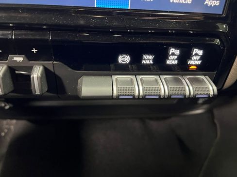 Used 2024 RAM 2500 Laramie AWD/4WD image 35