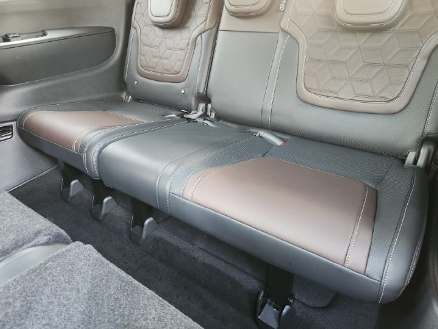 Used 2025 Nissan Armada Platinum RWD image 28