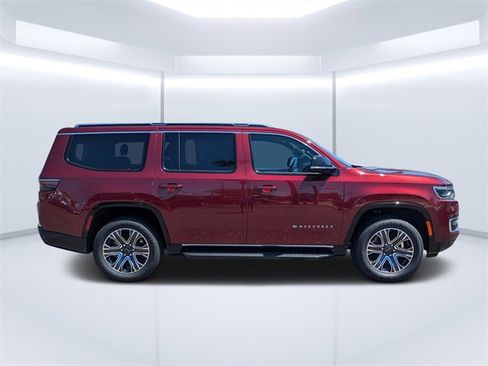 New 2025 Jeep Wagoneer Base w/ Convenience Group I image 2