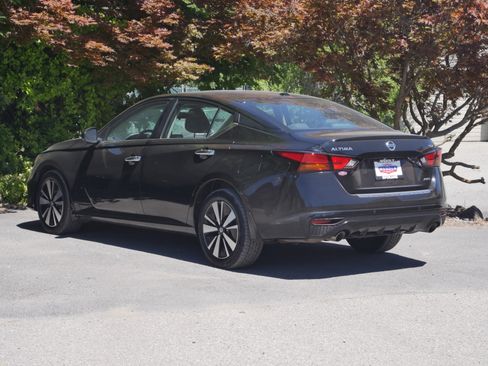 Certified 2022 Nissan Altima 2.5 SV w/ SV Premium Package AWD/4WD image 15