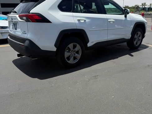 Used 2024 Toyota RAV4 LE AWD/4WD image 4