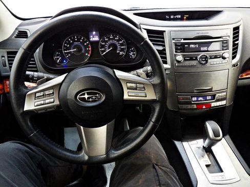 Used 2011 Subaru Outback 3.6R Limited w/ PWR Moonroof Pkg AWD/4WD image 17