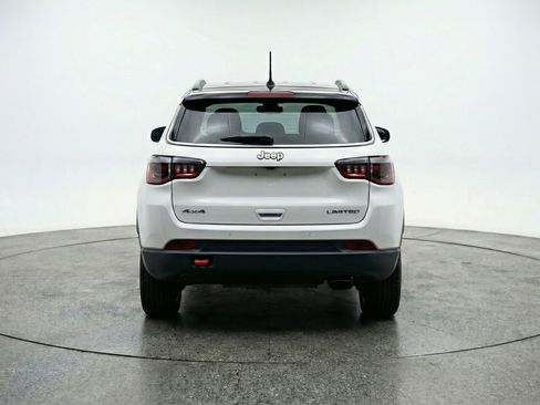 Used 2025 Jeep Compass Trailhawk image 7
