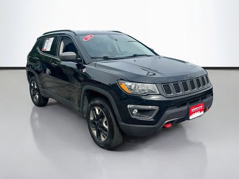 Used 2018 Jeep Compass Trailhawk w/ Leather Interior Group AWD/4WD image 3