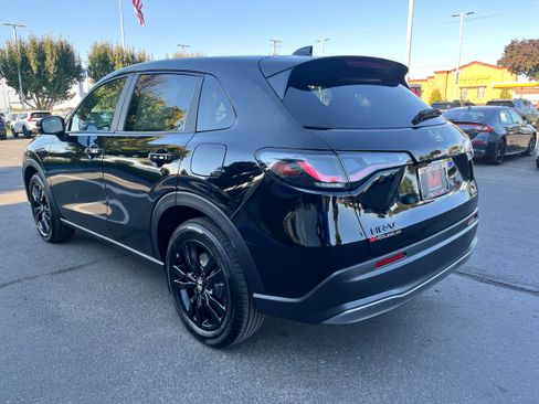 New 2026 Honda HR-V Sport image 8