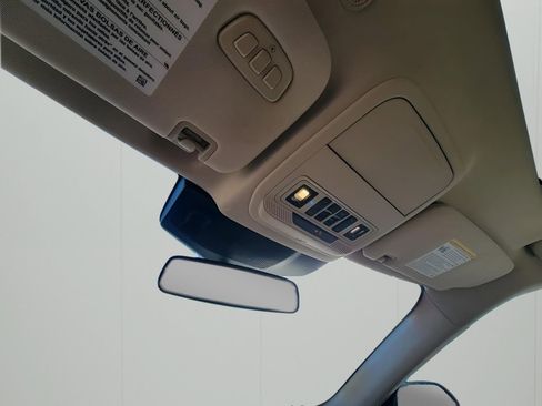 Used 2020 Ford Explorer Platinum w/ Premium Technology Package image 22