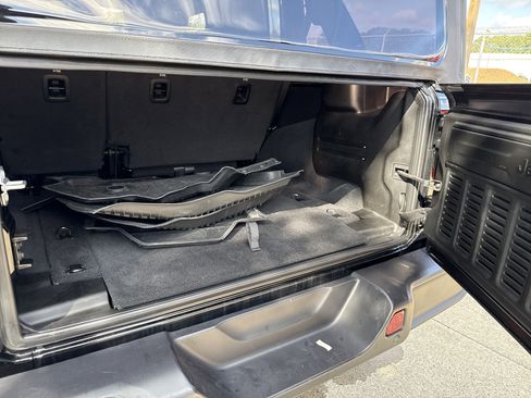 Used 2025 Jeep Wrangler Sport S image 20