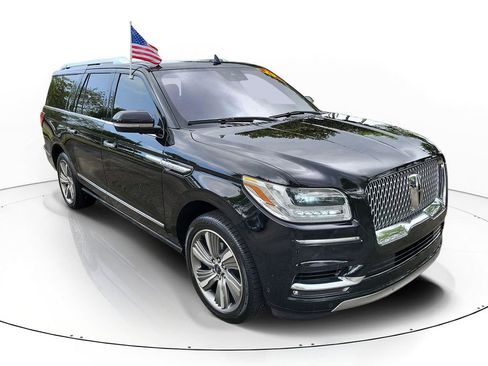 Used 2018 Lincoln Navigator L Reserve w/ Technology Package image 2