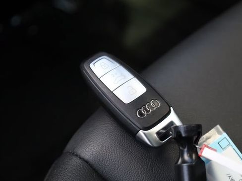 Used 2023 Audi Q4 e-tron Premium Plus w/ Premium Plus AWD/4WD image 32