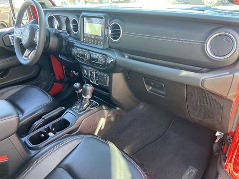 Used 2023 Jeep Wrangler Unlimited Sahara image 25