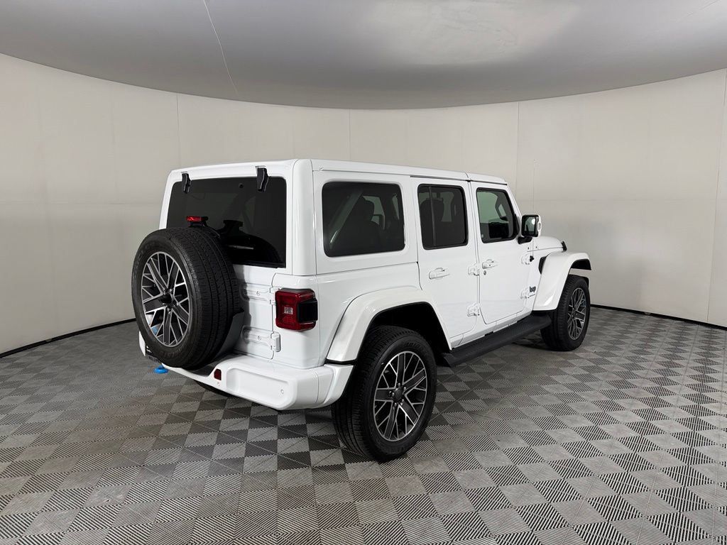Certified 2023 Jeep Wrangler Unlimited Sahara AWD/4WD image 7