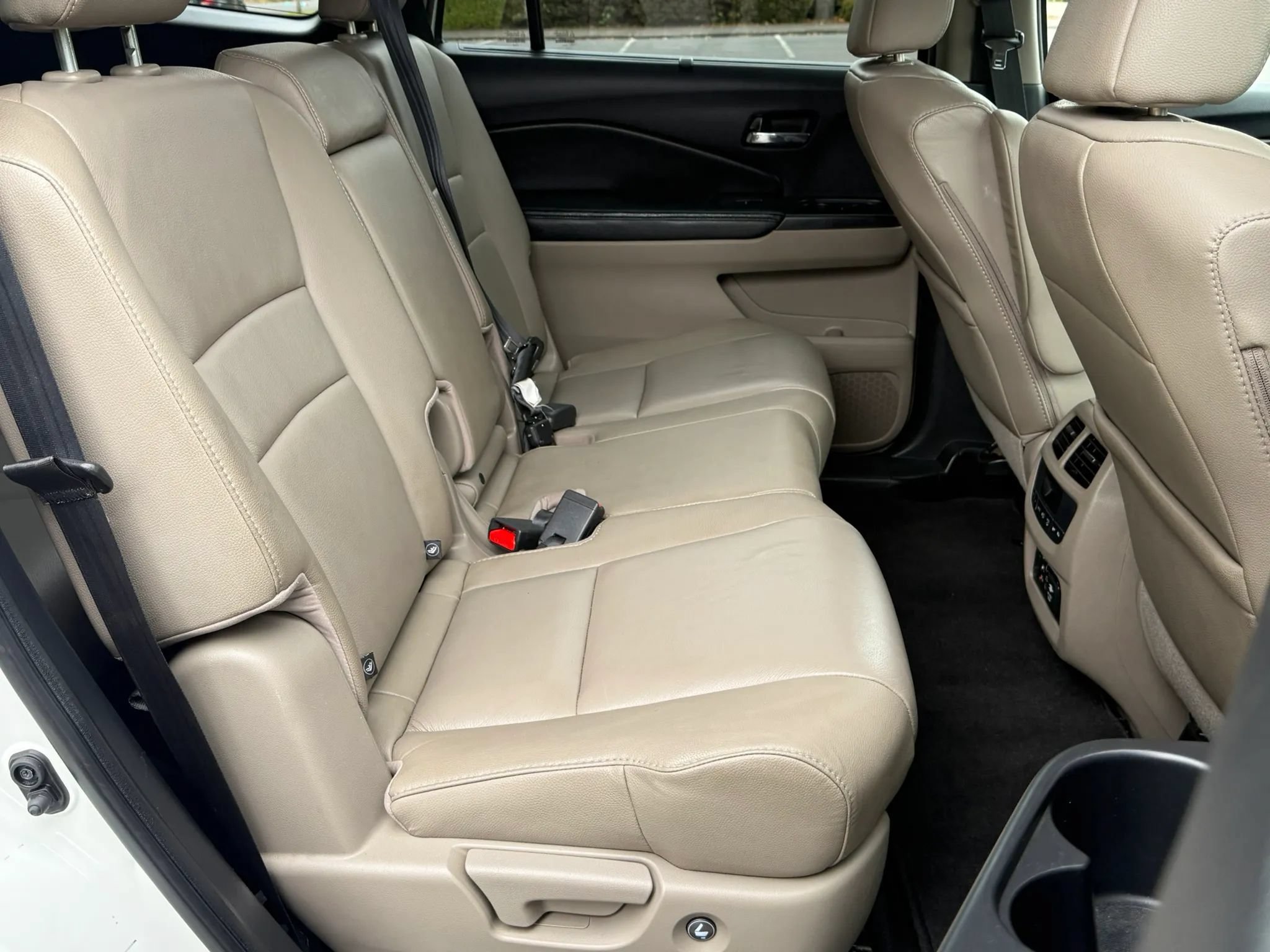 Used 2016 Honda Pilot Touring image 27