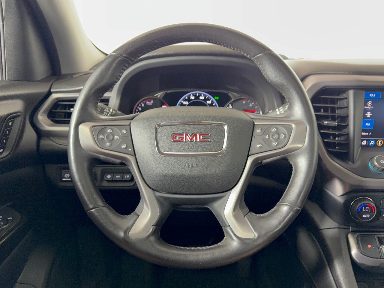 Used 2022 GMC Acadia AT4 w/ Technology Package AWD/4WD image 10