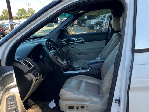Used 2015 Ford Explorer XLT w/ Equipment Group 202B image 18