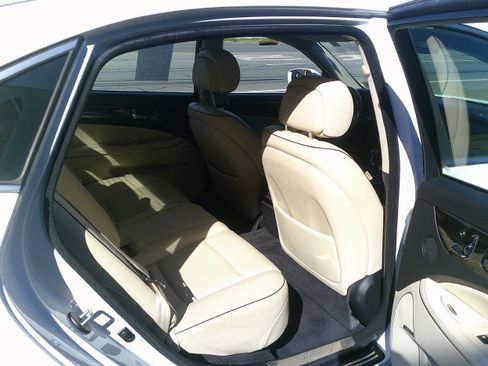 Used 2014 Hyundai Equus Signature RWD image 31