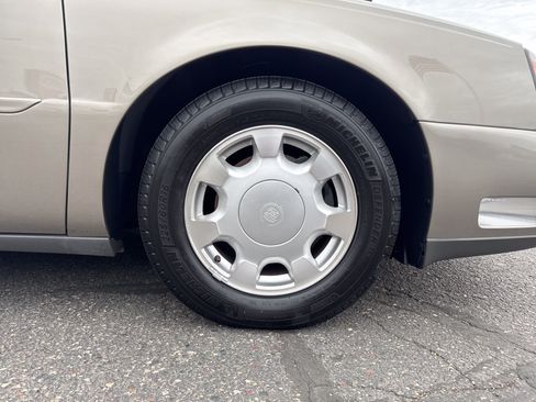 Used 2000 Cadillac De Ville w/ Comfort/Convenience Pkg FWD image 9