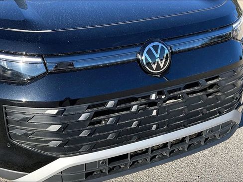 New 2026 Volkswagen Tiguan SE AWD/4WD image 11