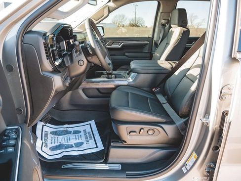Used 2024 Chevrolet Silverado 1500 LTZ w/ LTZ Convenience Package II AWD/4WD image 24
