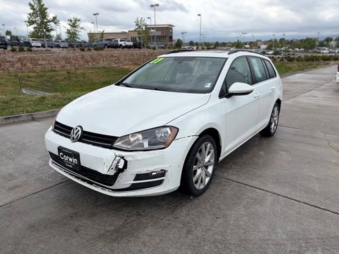 Used 2017 Volkswagen Golf SportWagen FWD image 5