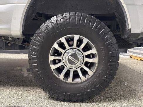 Used 2020 Ford F250 Lariat image 18