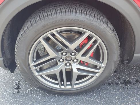 Certified 2025 Ford Explorer ST RWD image 4