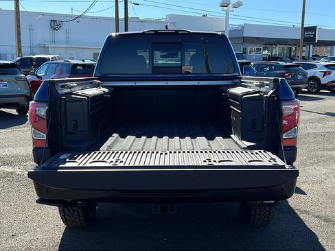 Used 2023 Nissan Titan PRO-4X w/ Pro-4x Convenience Package AWD/4WD image 7