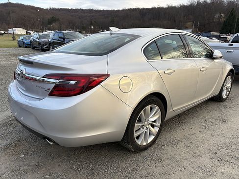 Used 2017 Buick Regal image 4