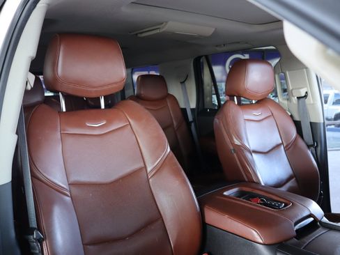 Used 2015 Cadillac Escalade Premium image 36