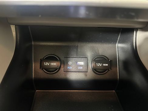 Used 2020 Hyundai Elantra SEL FWD image 31