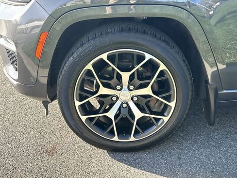Used 2022 Jeep Grand Cherokee Summit AWD/4WD image 10