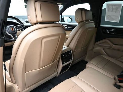 Used 2020 Porsche Cayenne AWD/4WD image 19